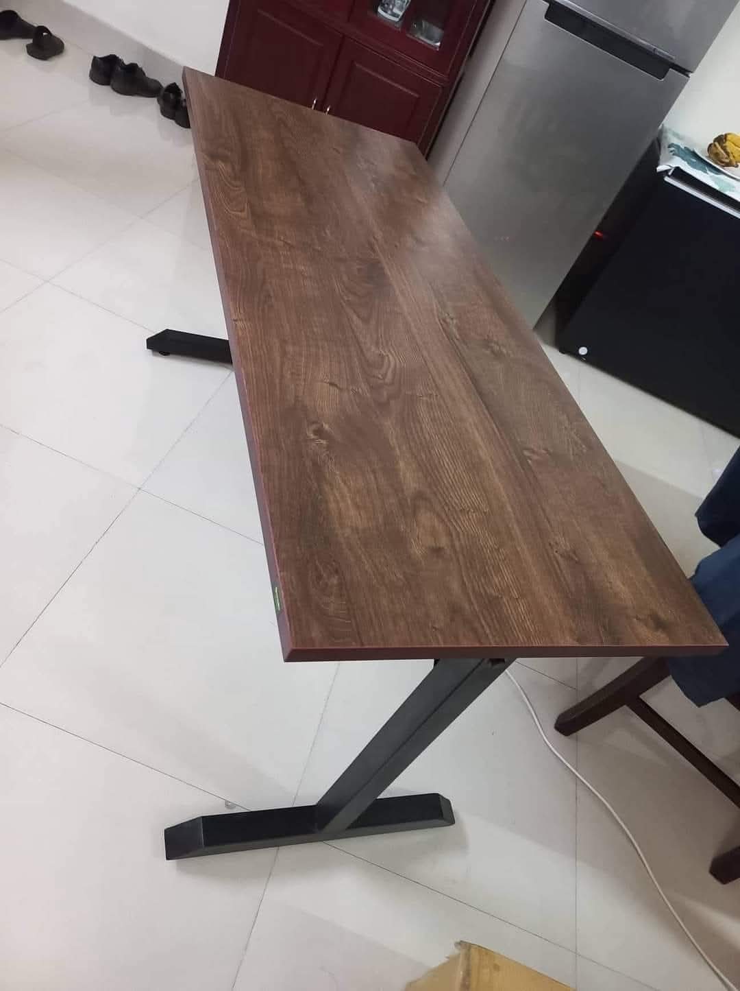 T-shape table